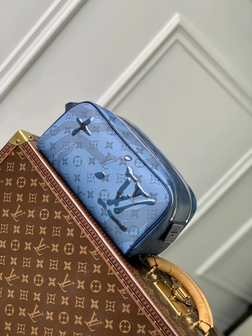 Louis Vuitton Dopp Kit Toiletry Bag — photo 2