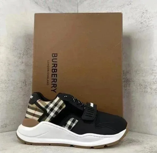 Burberry Low-Top Lace-Up Trainers — photo 10