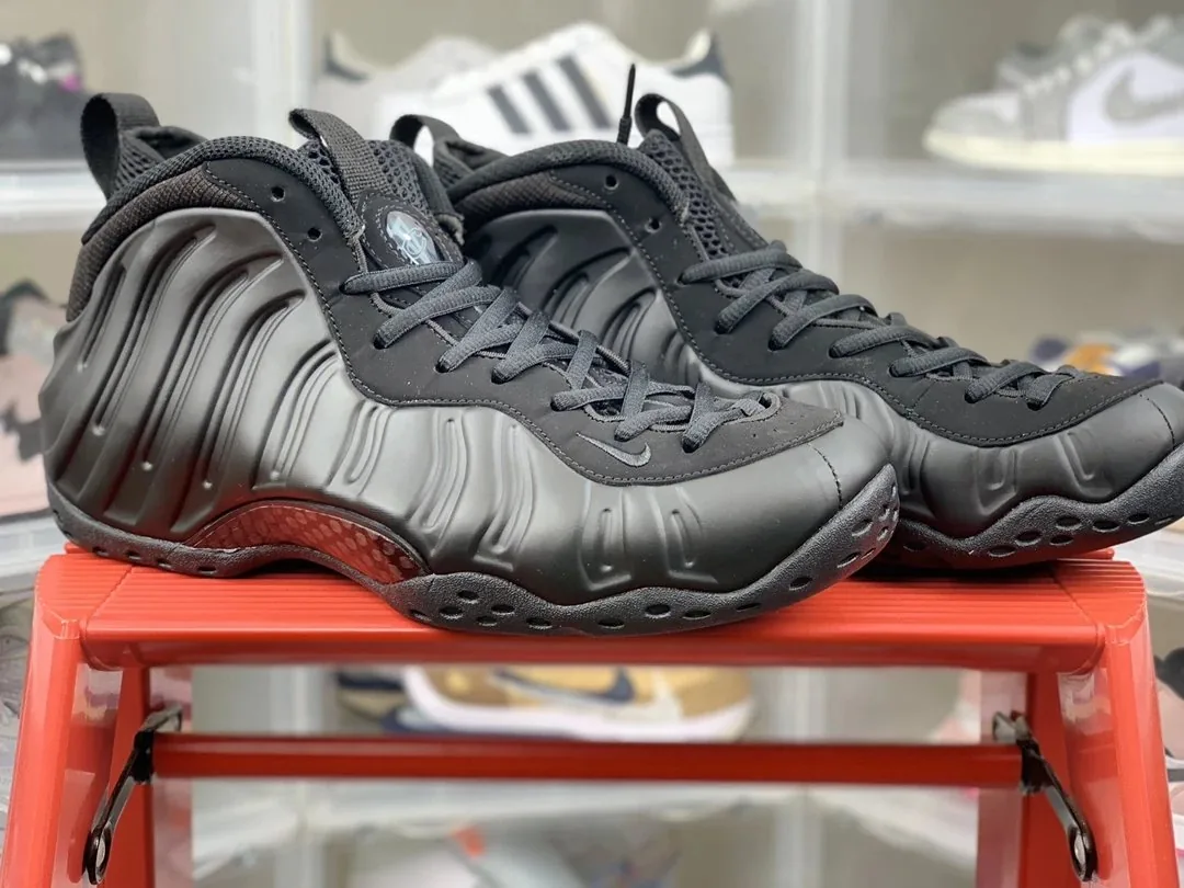 Nike Air Foamposite One — photo 7