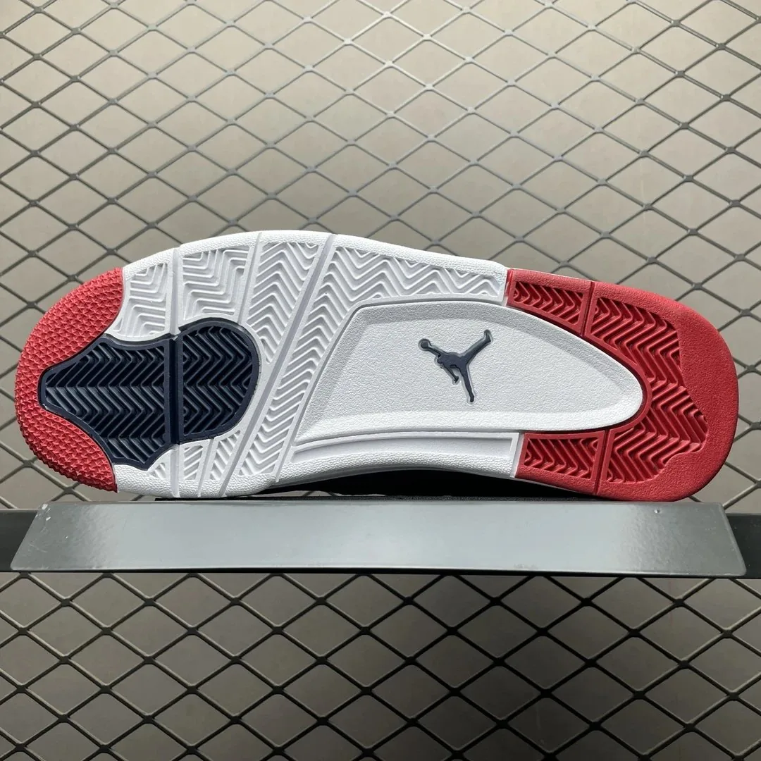 Jordan 4 Fire Red Sneakers — Photo 5