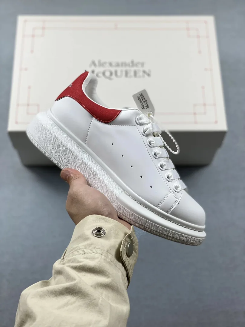Alexander McQueen Oversized Sneaker White Athletic Trainers — Photo 5