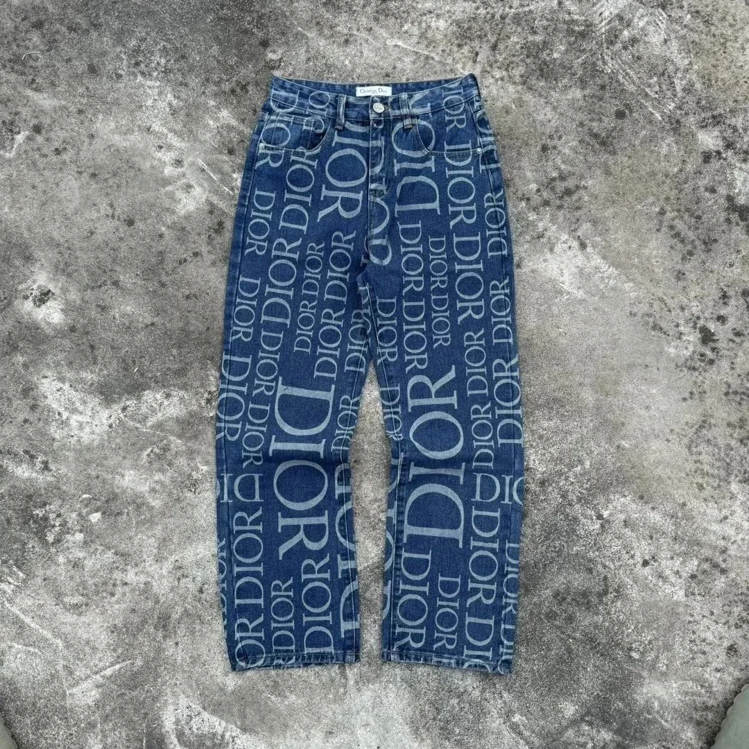 Classic Denim Jeans — Photo 15