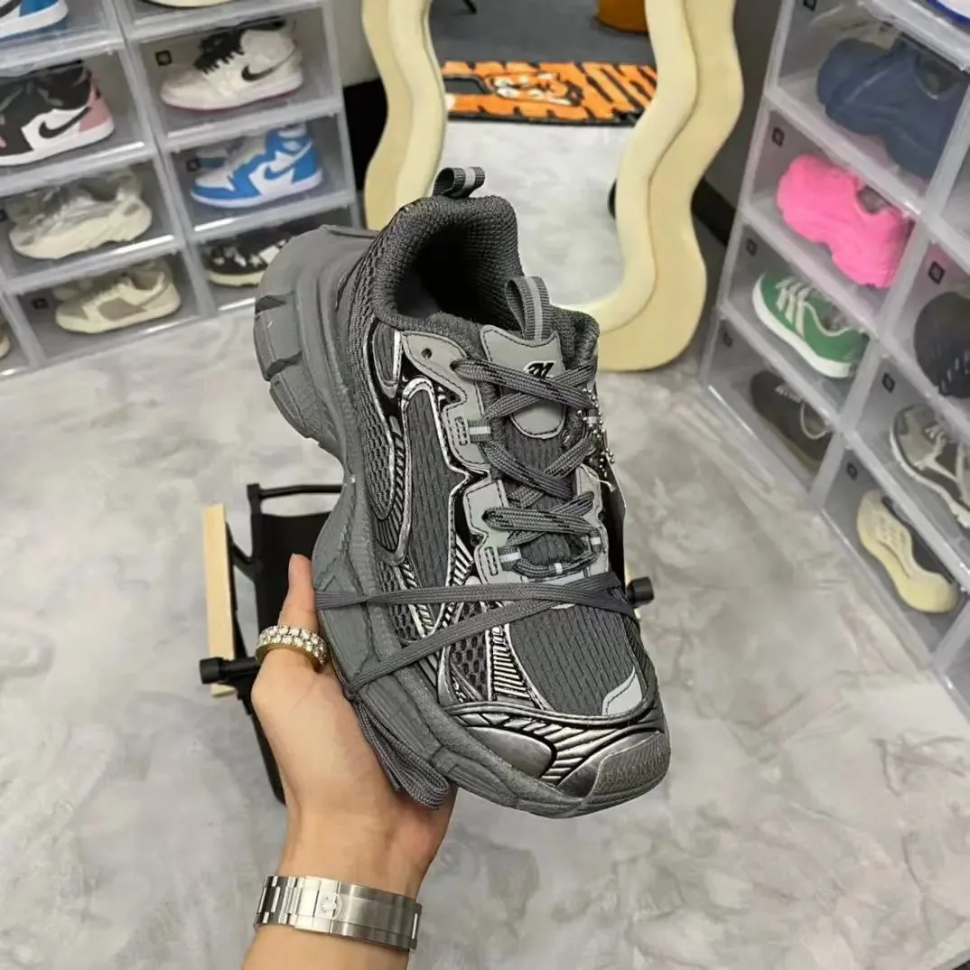 Balenciaga Runner Black Lace-Up Running Shoes — Photo 3
