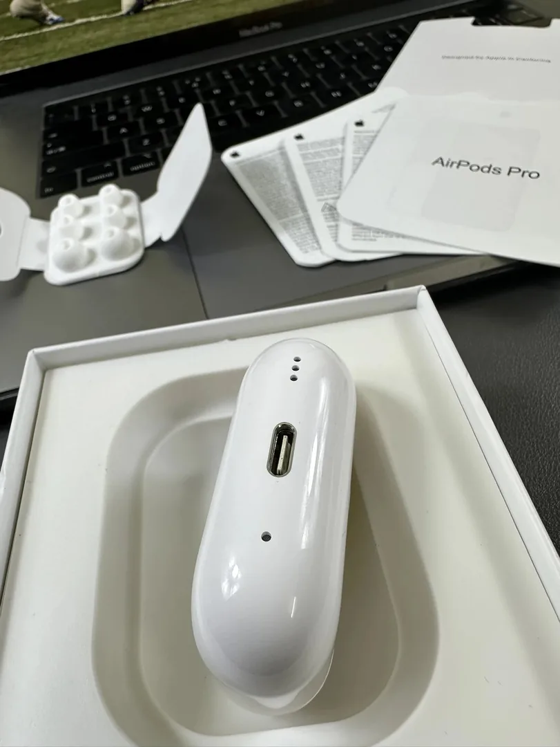 Wireless Earbuds — Photo 11
