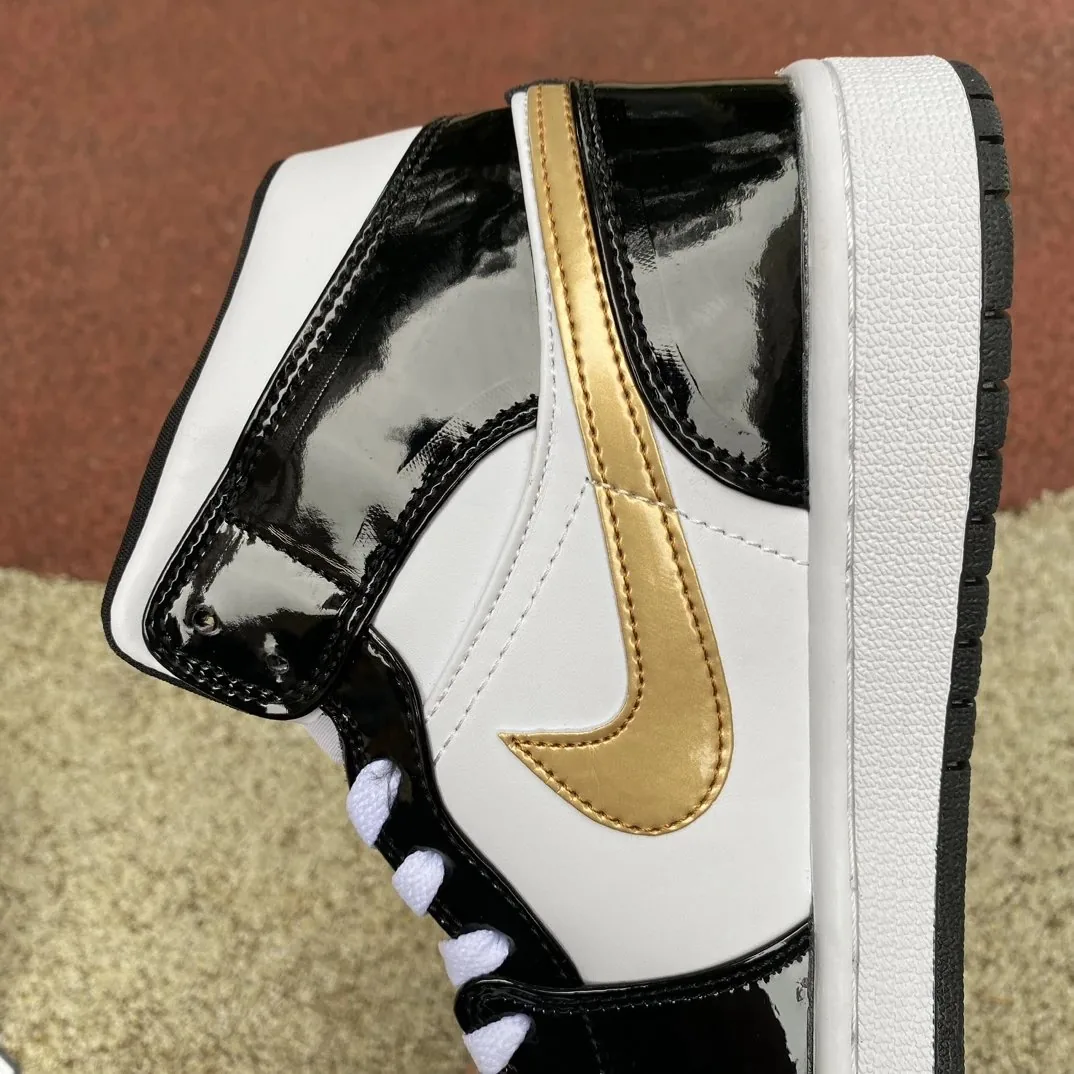 Air Jordan 1 Mid Black Gold — QC