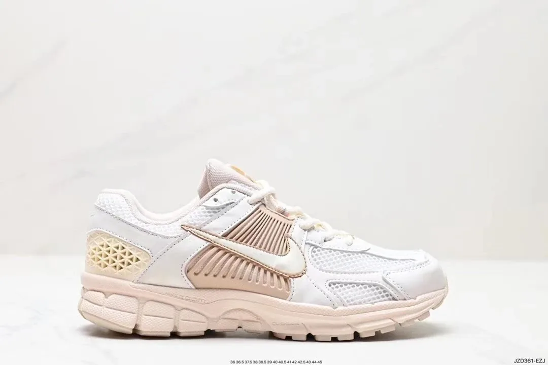 Nike Vomero 5 Air Zoom — Photo 14
