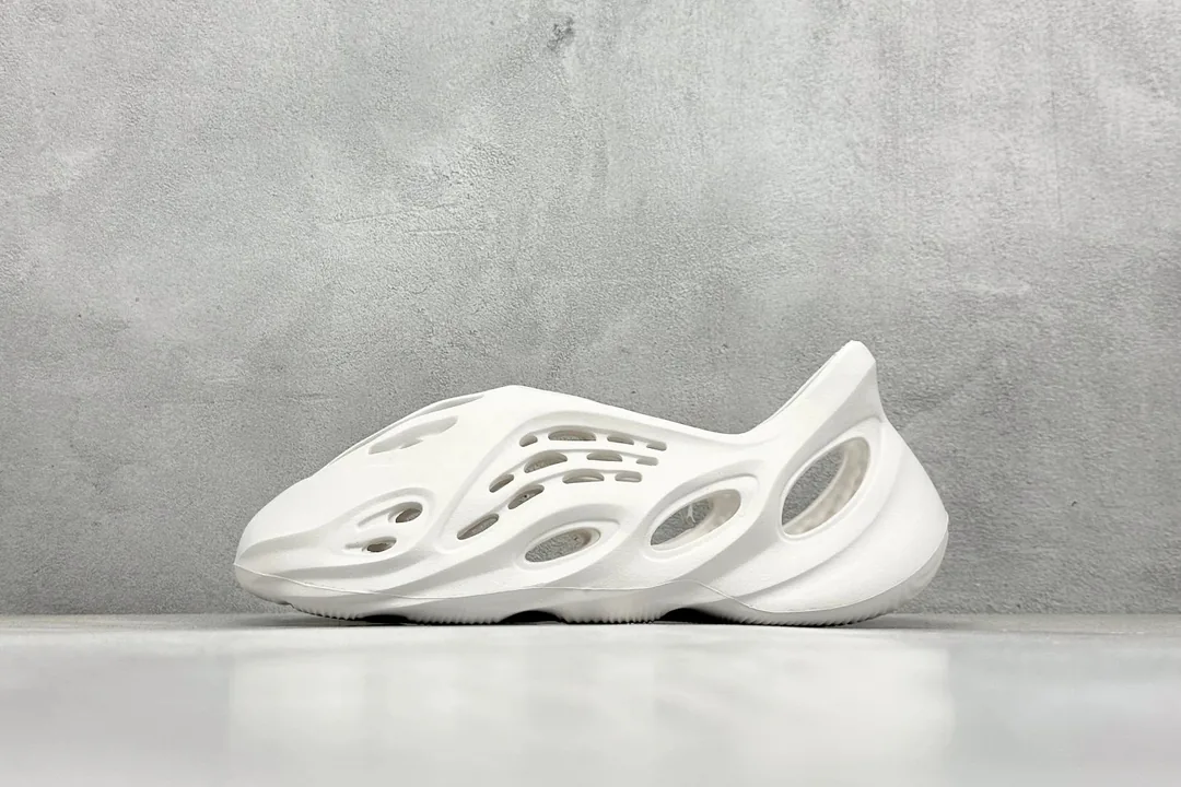 Foam Slides — Photo 9