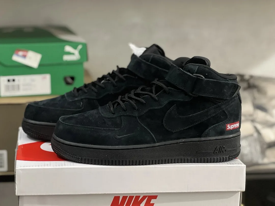 Air Jordan 1 Box Logo — Photo 12