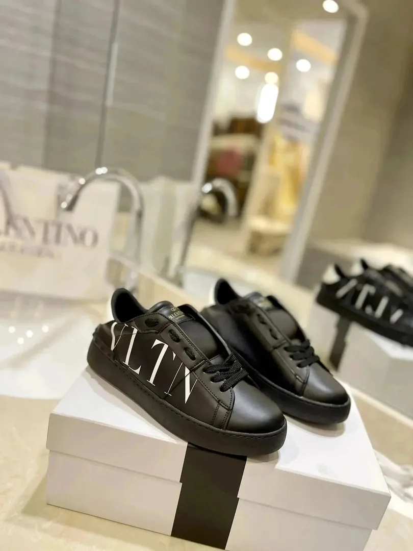 Valentino Louis Vuitton White Trainers — Photo 3