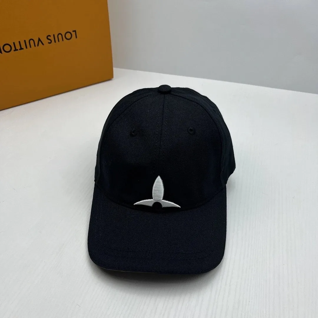 Louis Vuitton Monogram Baseball Cap Collection — Photo 5
