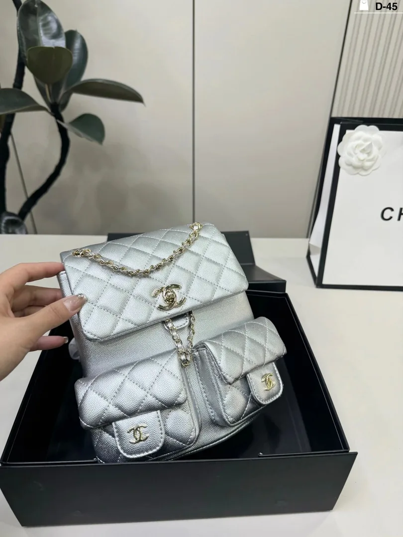 Chanel Leather Crossbody Bag — photo 8