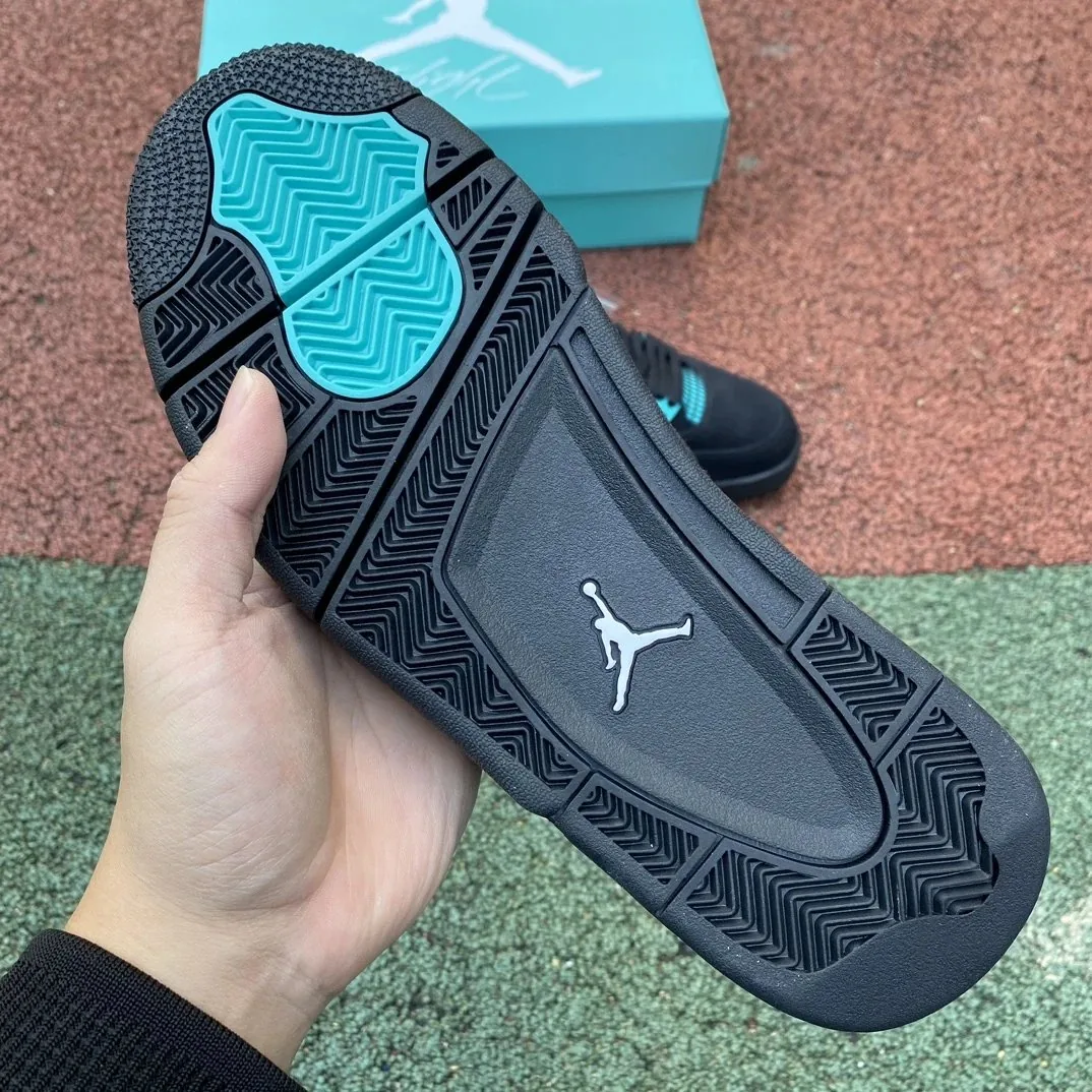 Tiffany & Co. X Air Jordan 4 — photo 4