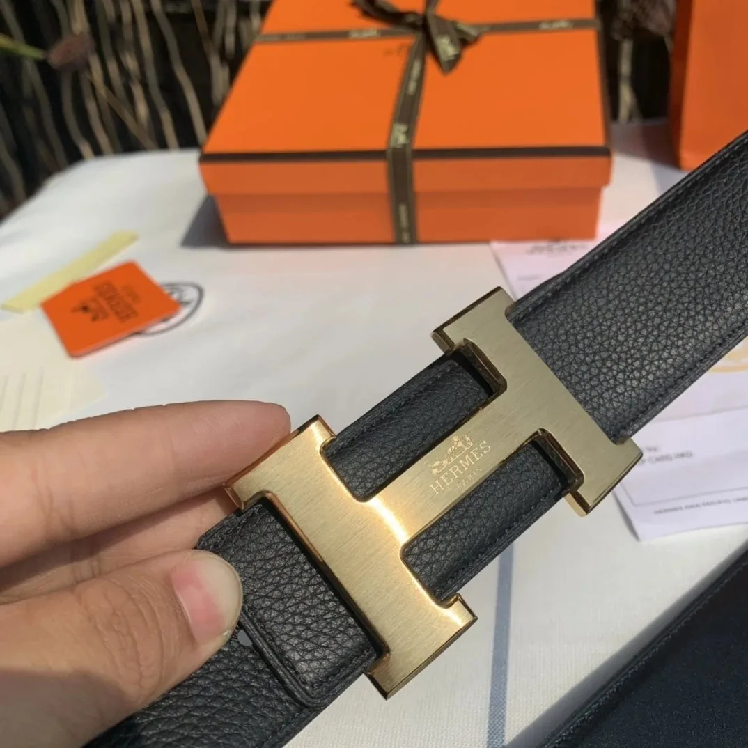 Togo Calfskin Reversible Belt — Photo 3