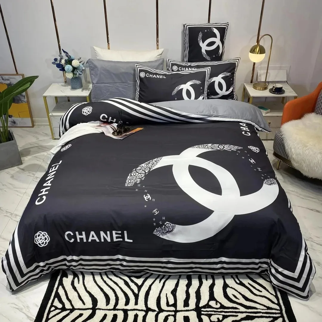 Four-Piece Bed Sheet Set — Photo 8