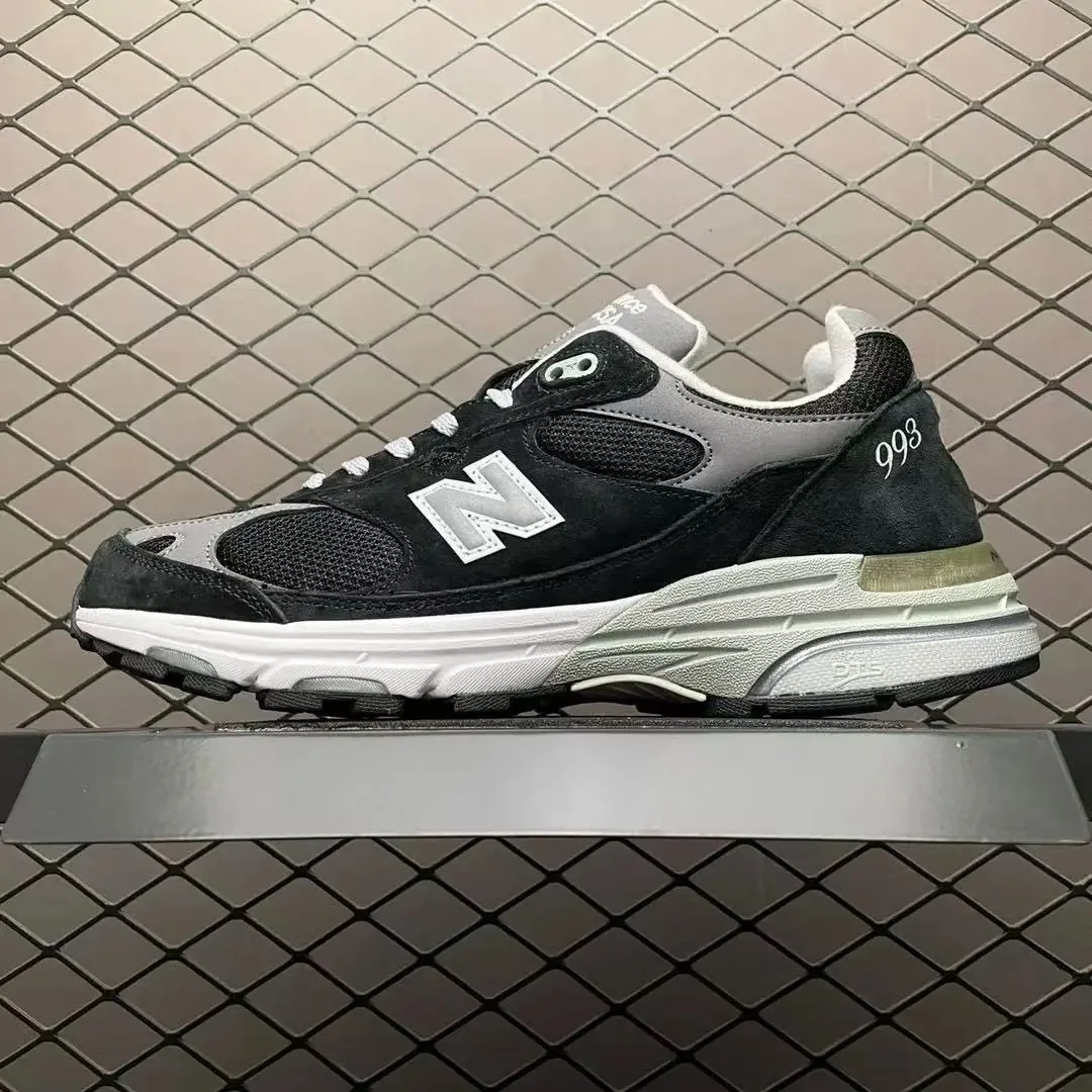 New Balance Grey Retro Sneakers — Photo 14