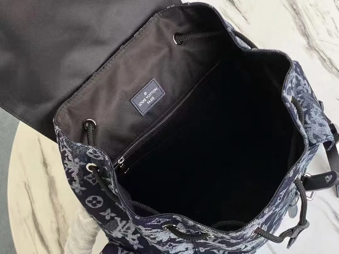 Louis Vuitton Discovery Backpack — Photo 6
