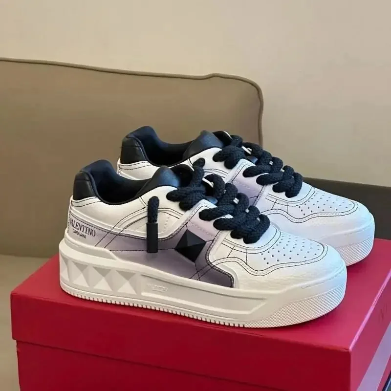 Valentino One Stud White Basic Trainers — photo 10
