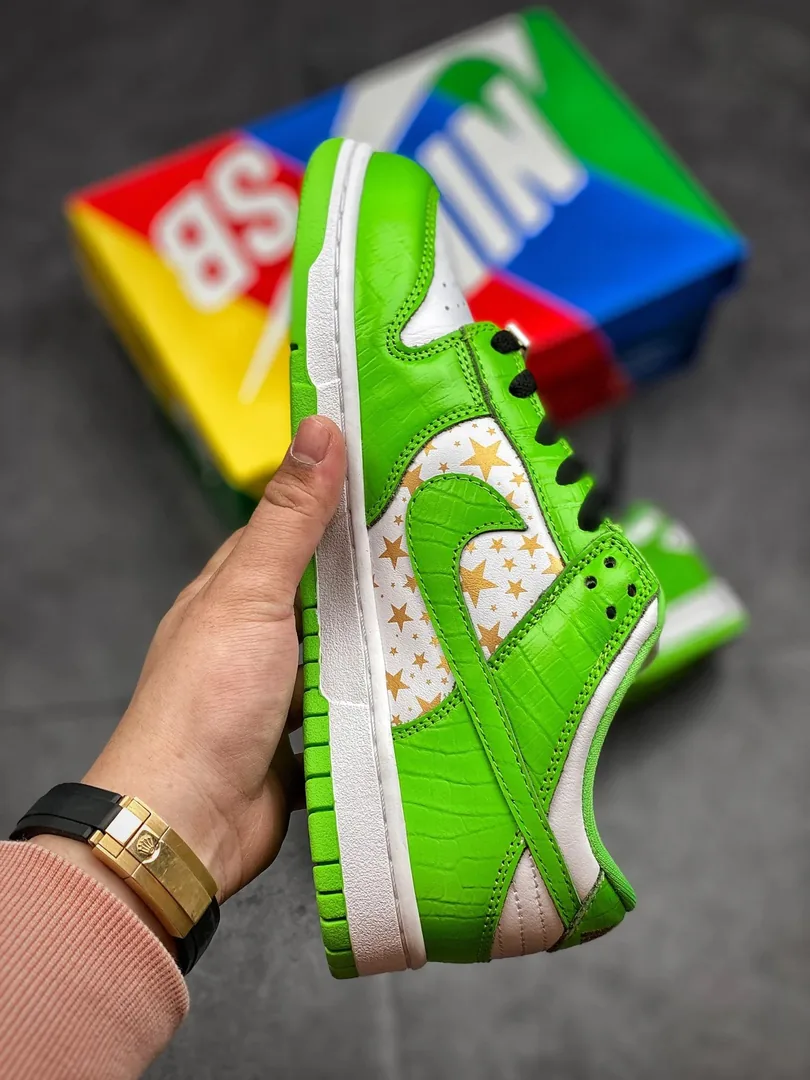 Nike SB Dunk Low Supreme Collaboration Sneakers — photo 7