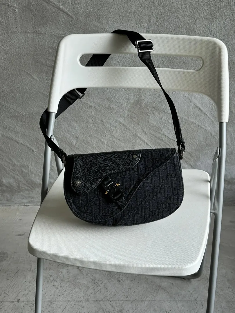 Dior Saddle Grained Leather Crossbody Bag — photo 8