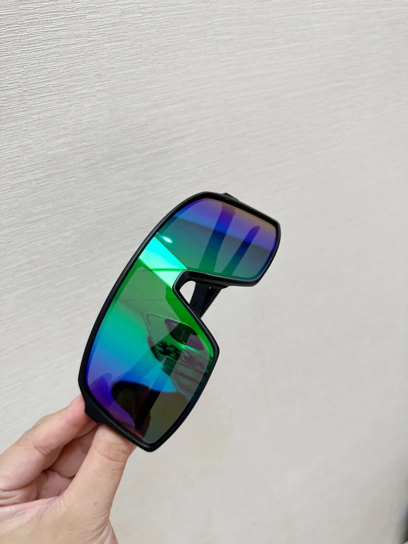 Polarized Lightweight Cycling Sunglasses — Photo 3