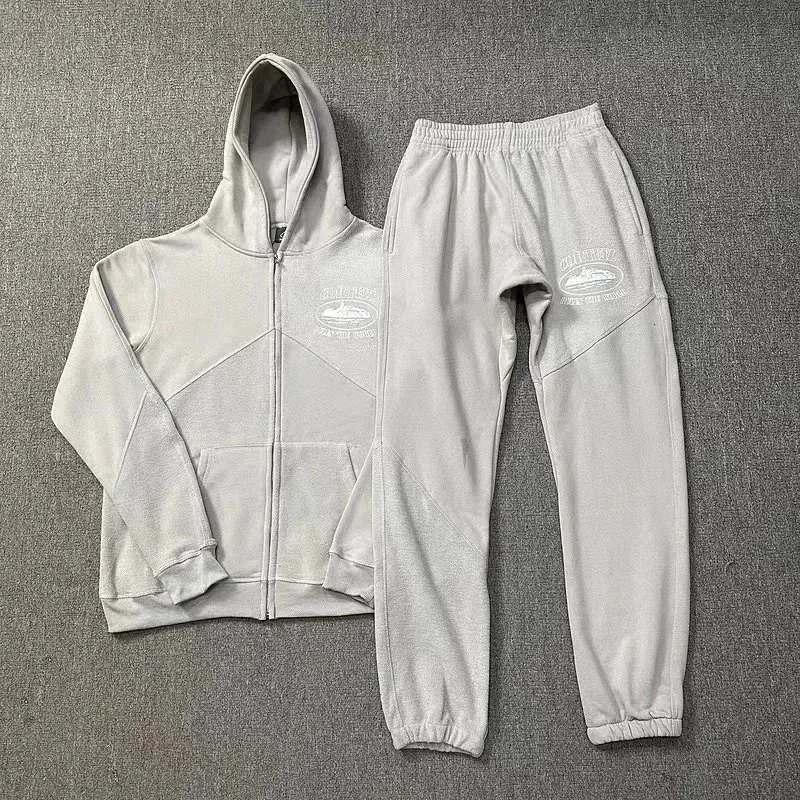 Long-Sleeve Hoodie Set — Photo 4