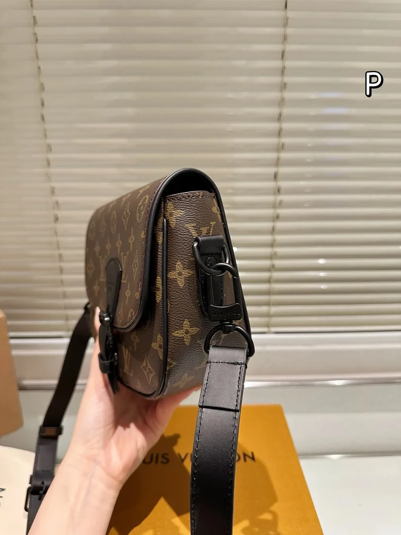 Louis Vuitton S Lock Leather Bag — Photo 6