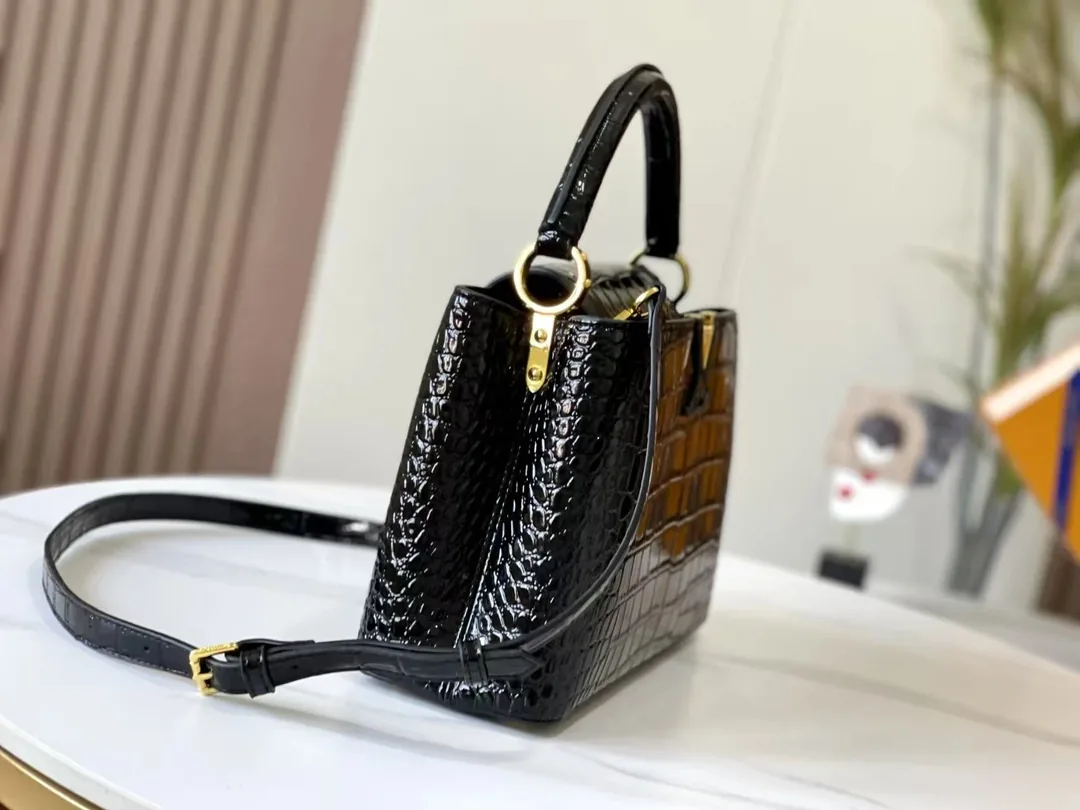 Louis Vuitton Leather Handbag — Photo 14