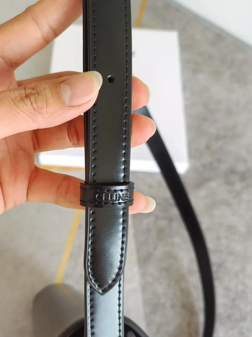 Chanel Leather Shoulder Bag — photo 2