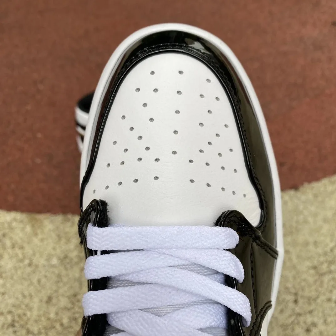 Air Jordan 1 Mid Black Gold — QC