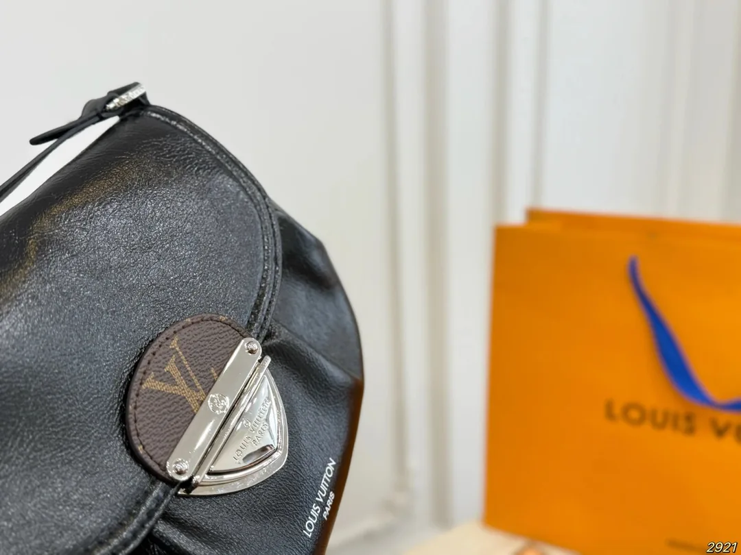 Louis Vuitton Beverly Bag — Zdjęcie 4