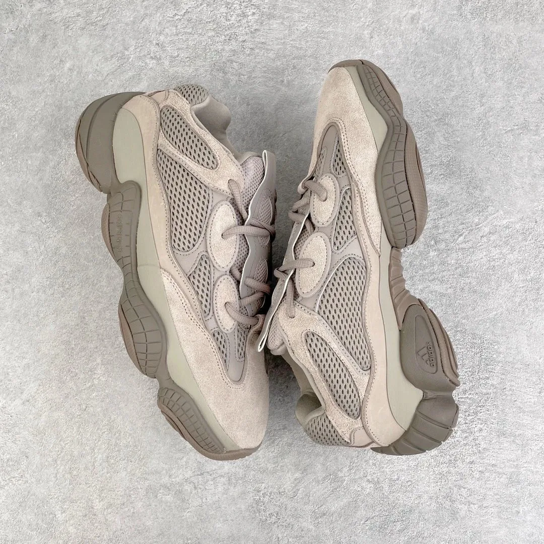 Yeezy 500 Desert Rat — Photo 15
