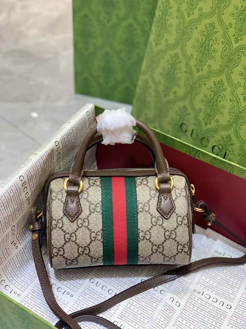Gucci Original Leather Bag — Photo 2
