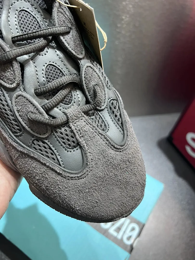 Adidas Yeezy 540 Suede Sneakers — Zdjęcie 2