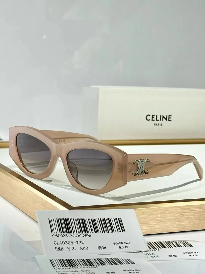 Everyday Accessory Piece — QC