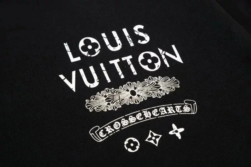Louis Vuitton Small Logo Cream T-Shirt — Photo 6