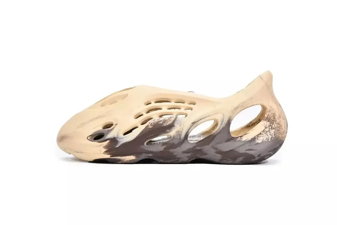 Yeezy Foam Runner Sneakers — Photo 7