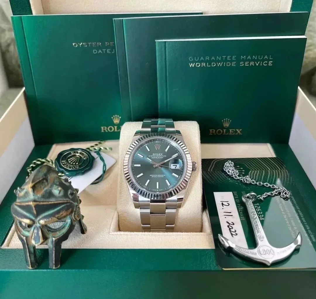 Rolex Watch — Photo 9