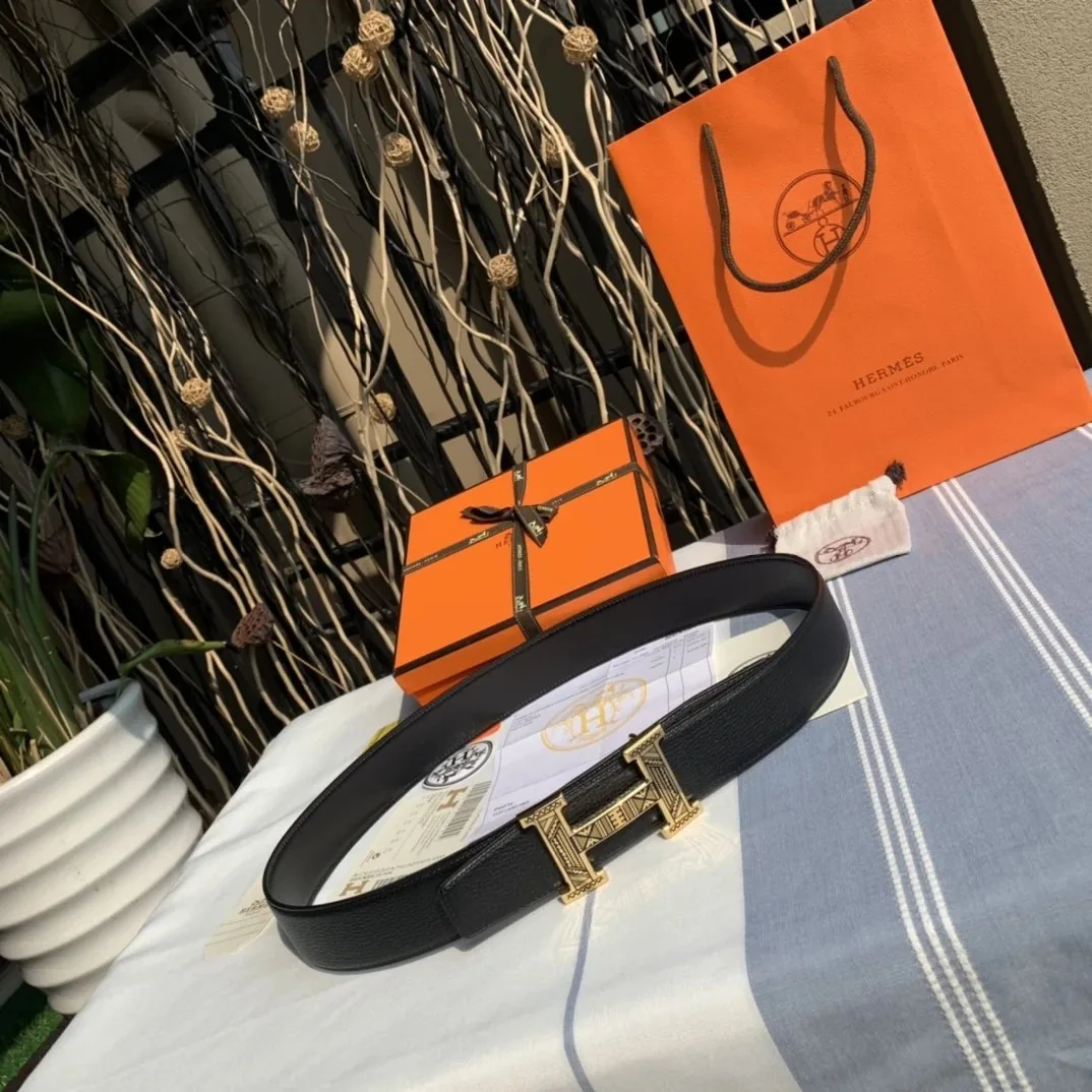 Togo Calfskin Reversible Belt — Photo 12