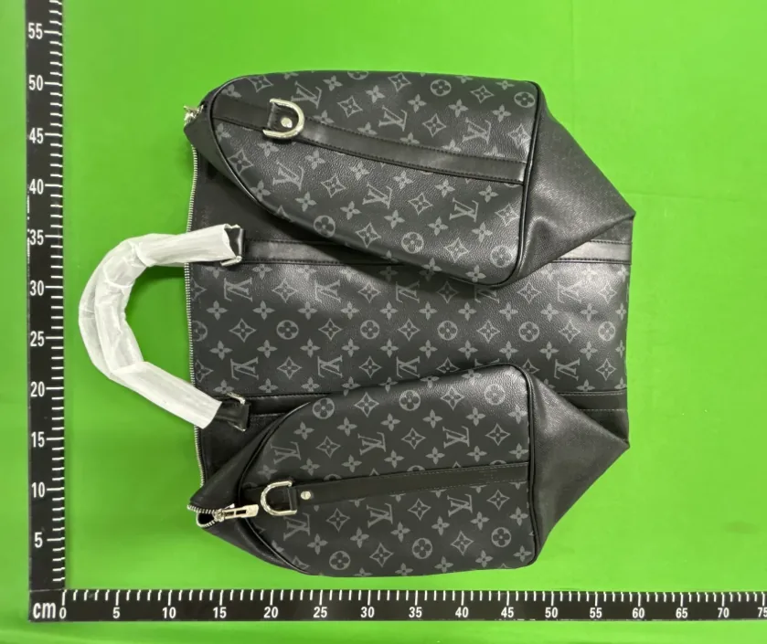 Louis Vuitton Keepall 50 Bag — Photo 15