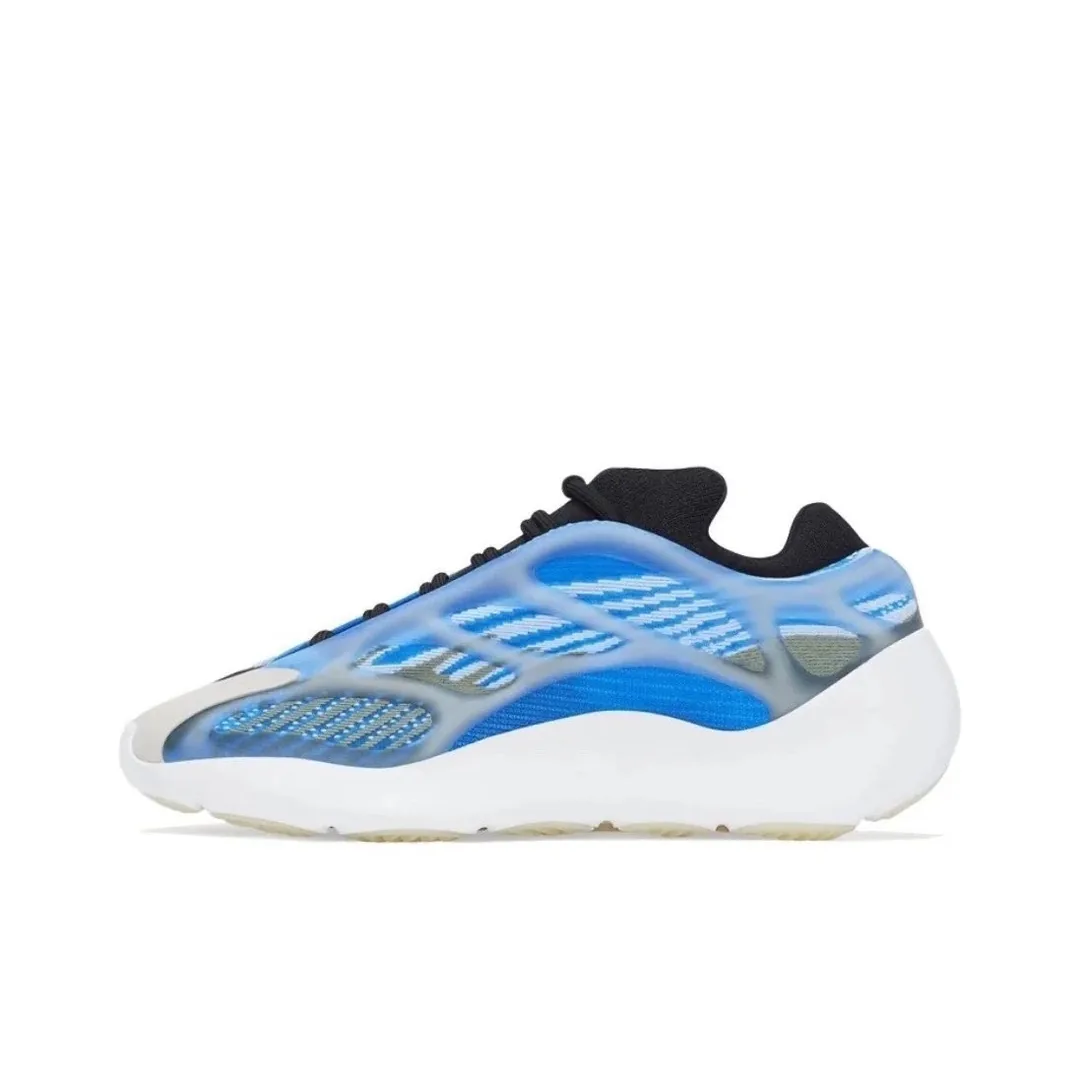 Yeezy Boost 700 Runners — Photo 5