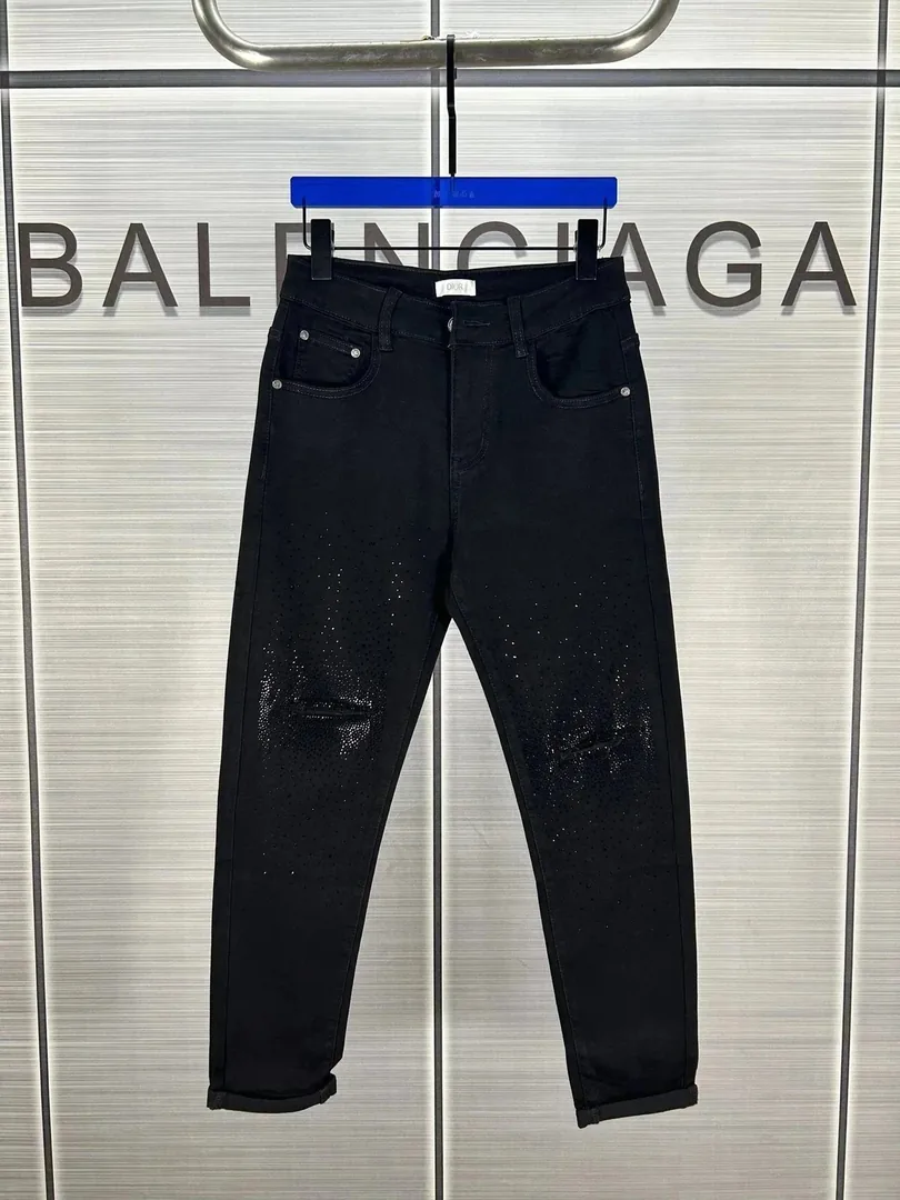 Classic Denim Jeans — Photo 5