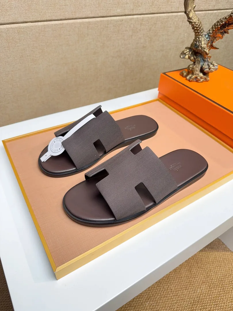 Hermes Classic Slides — Photo 3