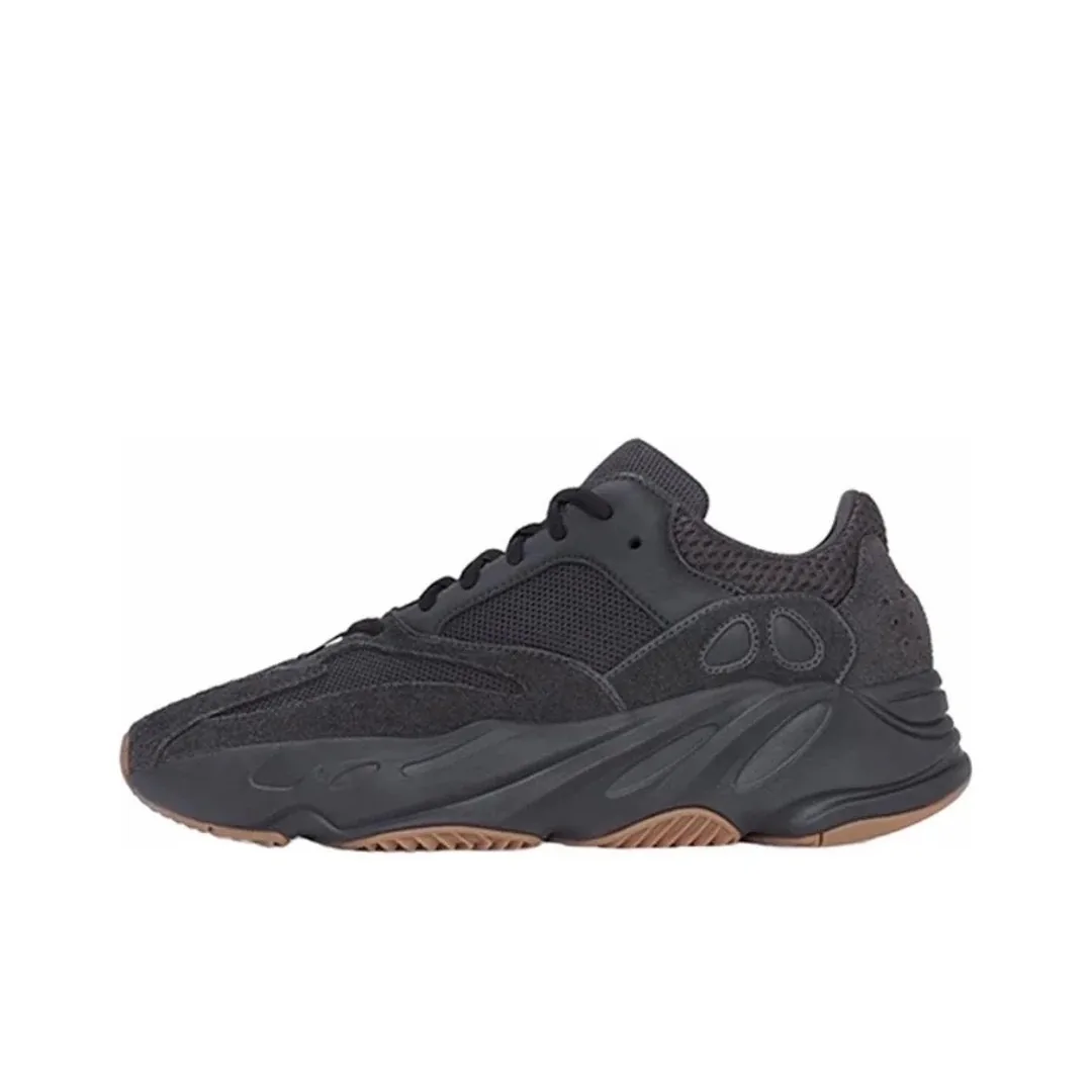 Yeezy Boost 700 Runners — Photo 11