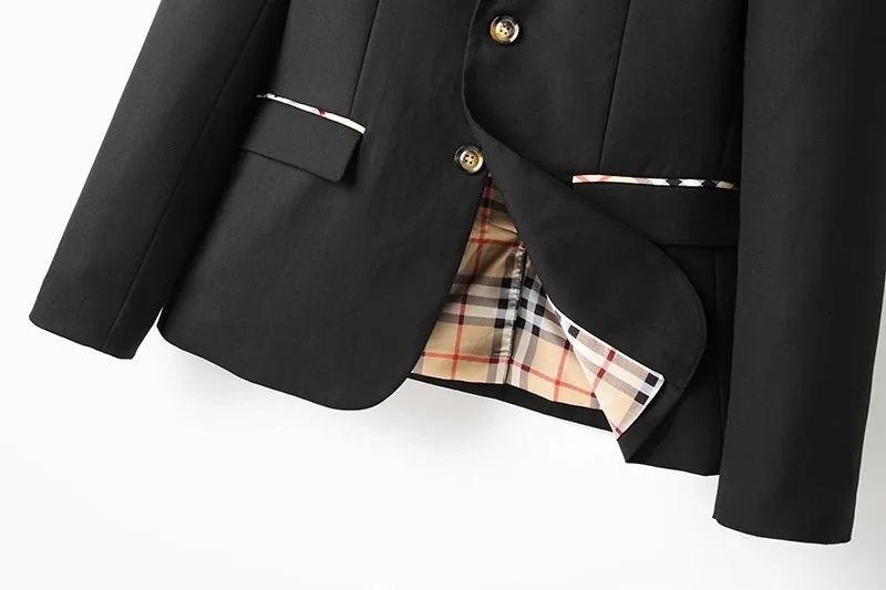 Men's Classic Tailored Suit — photo 10