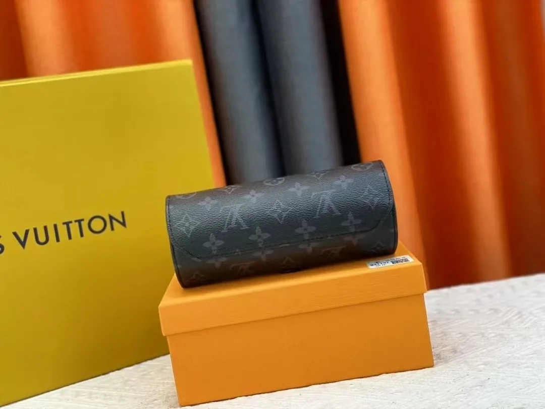 Louis Vuitton Watch Case — photo 7