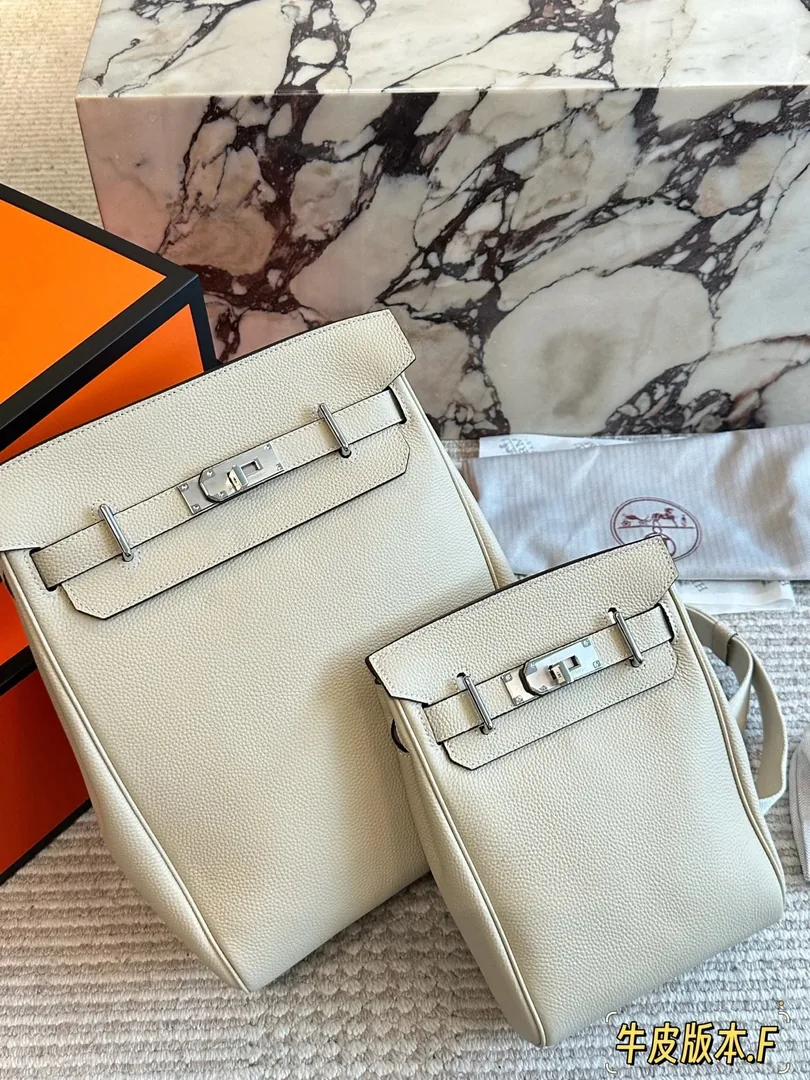 Hermes Leather Handbag — photo 8