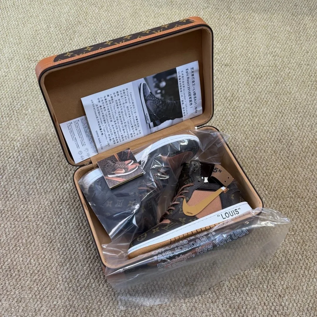 Jordan 1 High Triple Collab Monogram Sneakers With Trunk Cas — photo 11