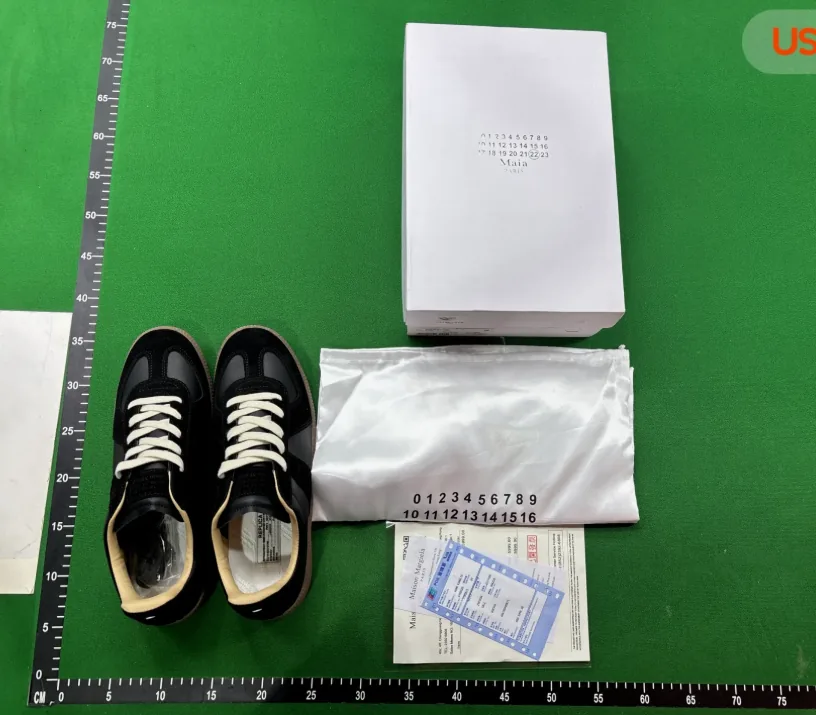 Maison Margiela Replica White Beige Suede Trainers — Photo 15