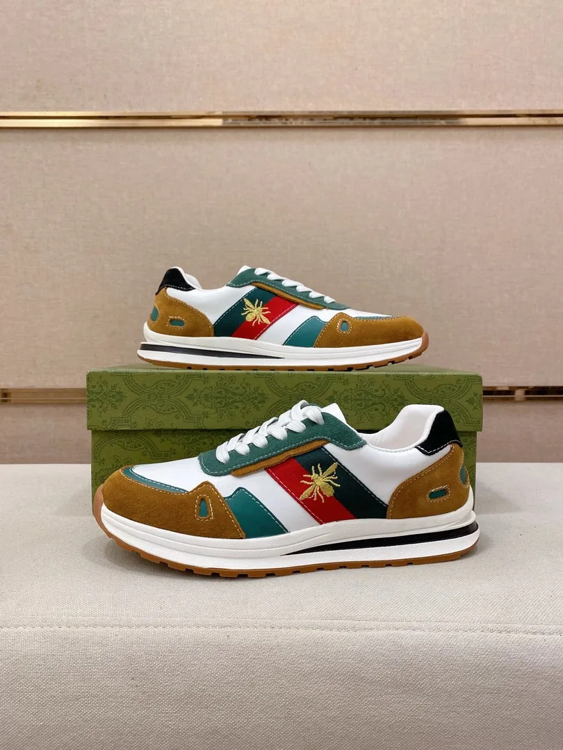 Gucci Round-Toe Low-Top Sneakers — photo 11