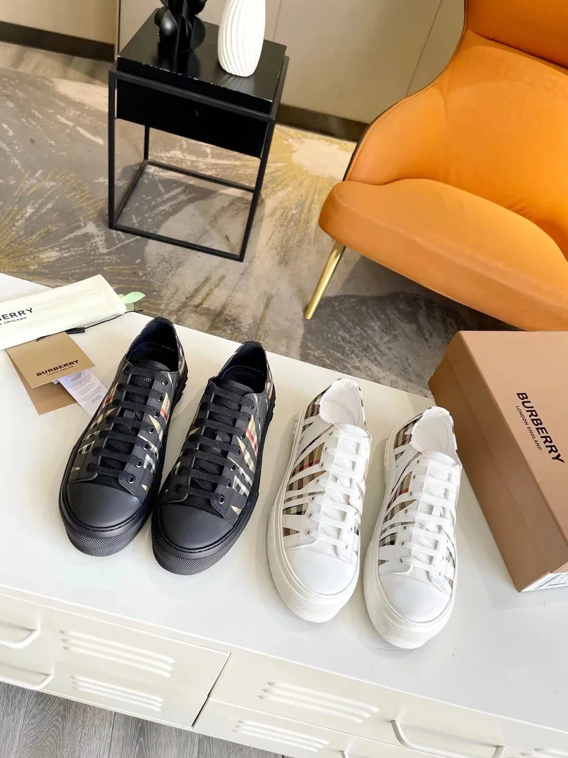 Burberry White Plain Low-Top Sneakers — Photo 3